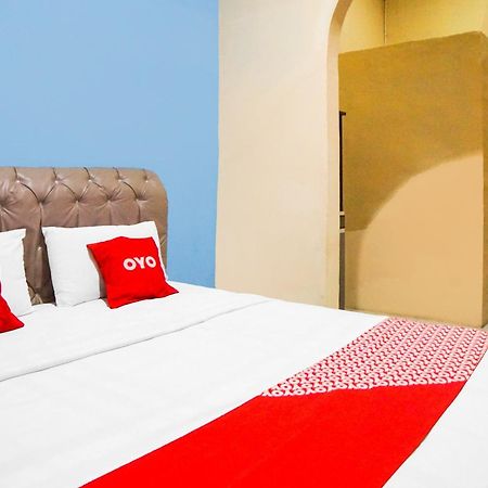 Oyo 92076 Sky Residence Cengkeh Medan Exterior photo